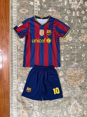 Kids' Home Barcelona Messi Soccer Kit